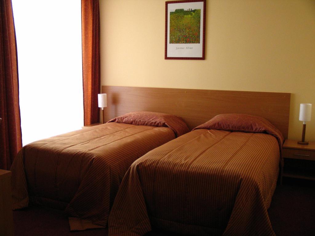 Hotel Siauliu Krasto Medziotoju Uzeiga à Šiauliai Chambre photo